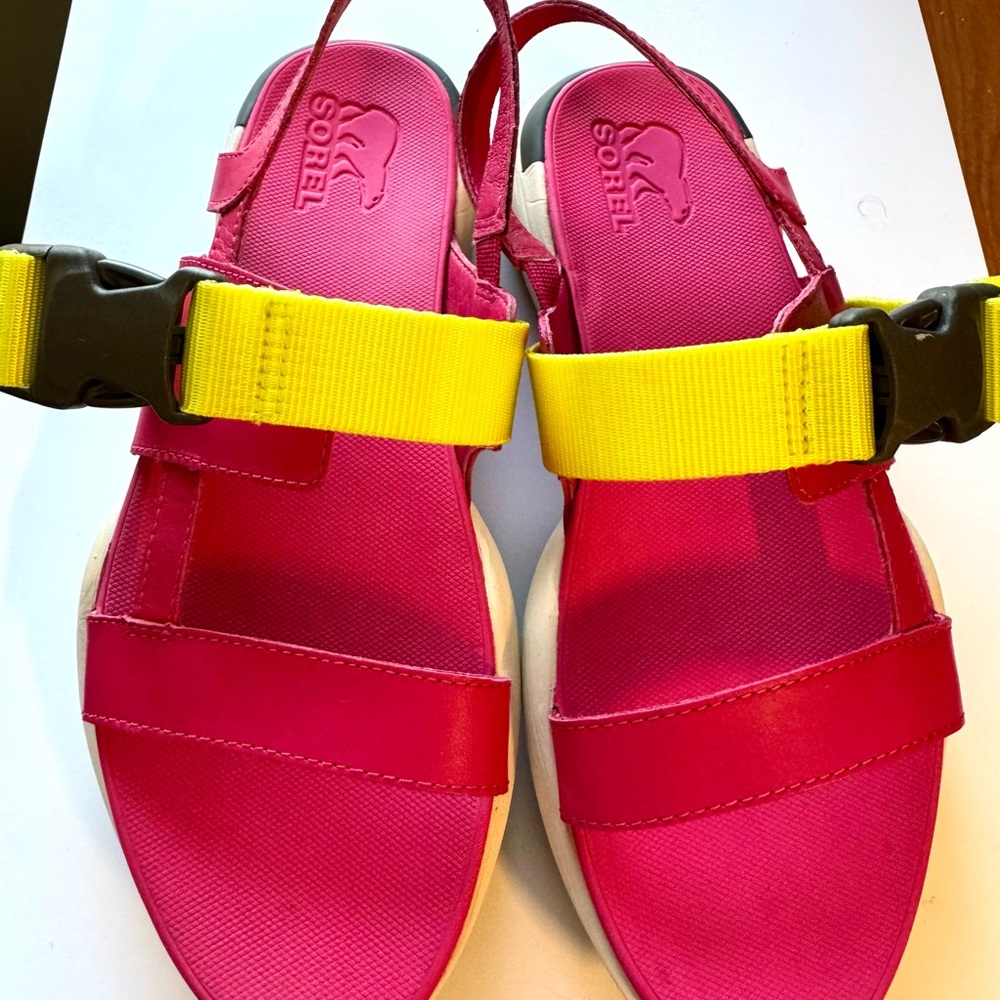 LIKE NEW Sorel Women's Pink and Yellow Sandals